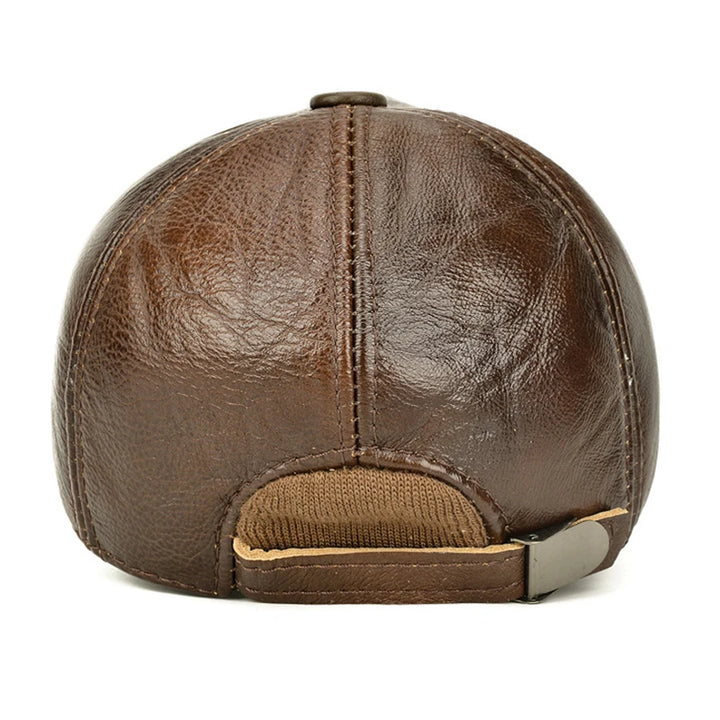 BONÉ CASUAL EM COURO LEGÍTIMO CALVORO - Vestia