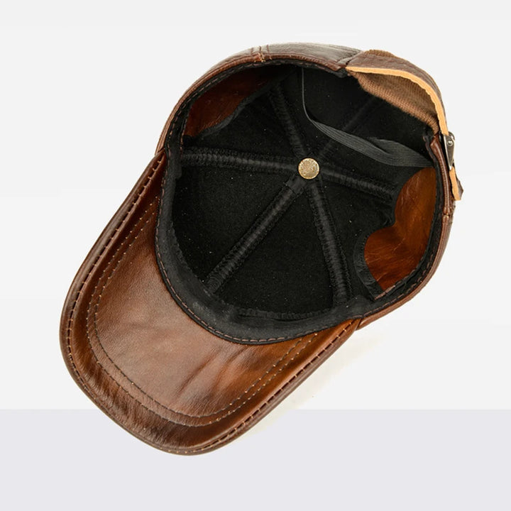 BONÉ CASUAL EM COURO LEGÍTIMO CALVORO - Vestia